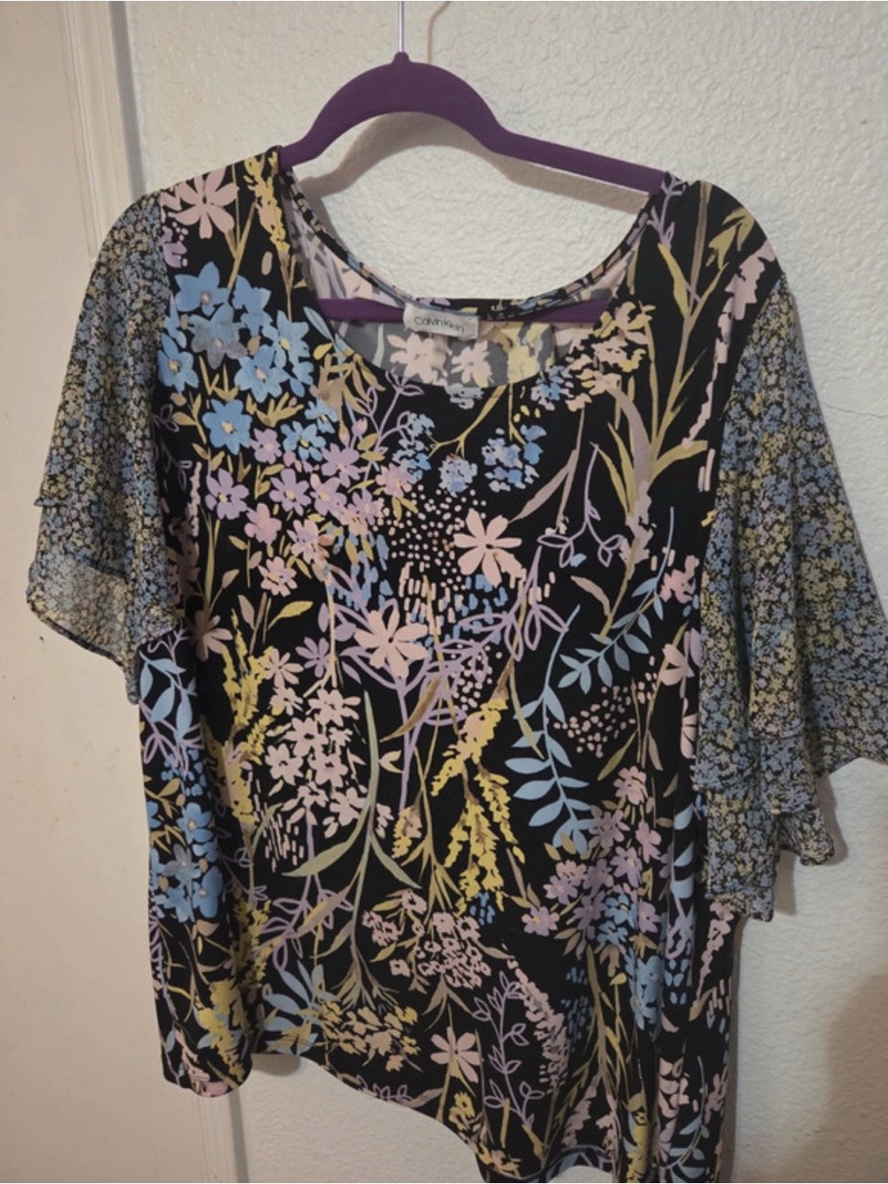 Calvin Klein Black Floral Flutter-Sleeve Blouse